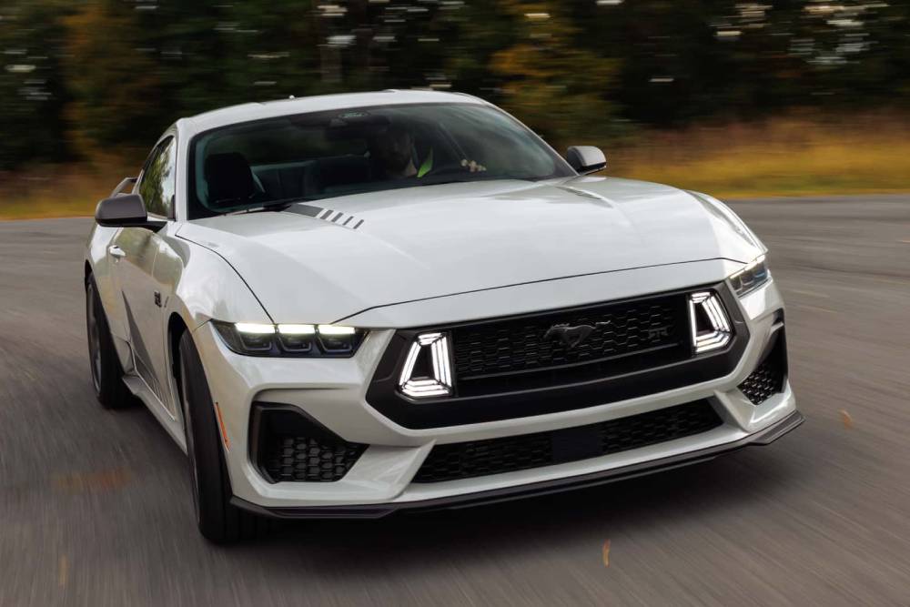 https://autogreeknews.gr/wp-content/uploads/2025/10/2026-mustang-ecoboost-with-the-rtr-package-3.jpg
