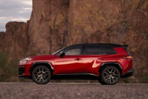 2026-toyota-rav4-arrives-this-winter-the-first-eve (8)