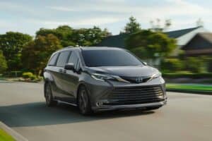 2026-toyota-sienna-is-ready-to-come-out-packing-mo (1)