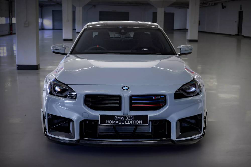 https://autogreeknews.gr/wp-content/uploads/2025/10/BMW-333i-Homage-1009-5-2048x1366-1.jpg