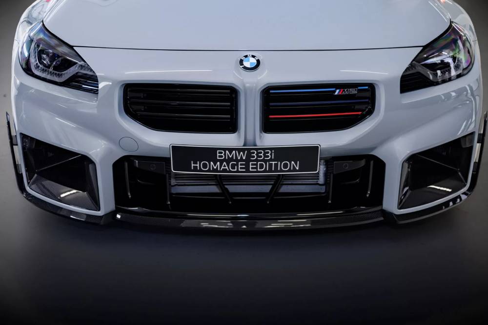 https://autogreeknews.gr/wp-content/uploads/2025/10/BMW-333i-Homage-1009-6-2048x1366-1.jpg