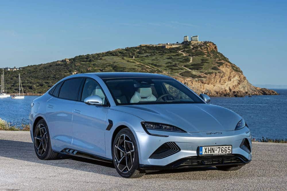 https://autogreeknews.gr/wp-content/uploads/2025/10/BYD-SEAL-1.jpg