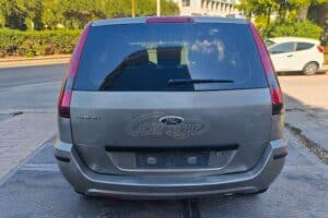 Ford-Fusion-2003-CarCenter-(4)