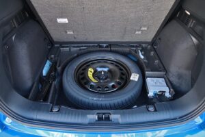 Ford Kuga PHEV 2025 (10)