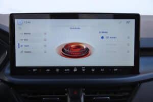 Ford Kuga PHEV 2025 (18)