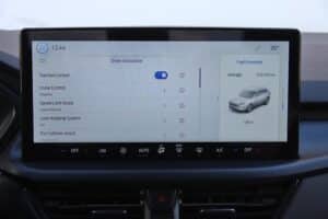 Ford Kuga PHEV 2025 (19)