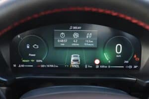 Ford Kuga PHEV 2025 (21)