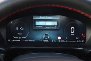 Ford Kuga PHEV 2025 (22)