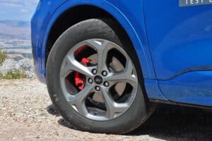 Ford Kuga PHEV 2025 (27)