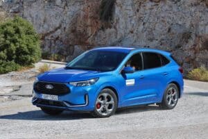 Ford Kuga PHEV 2025 (29)