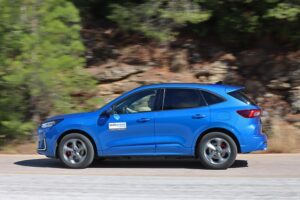 Ford Kuga PHEV 2025 (3)