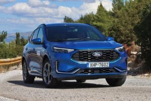 Ford Kuga PHEV 2025 (30)