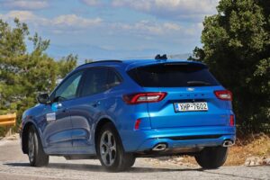 Ford Kuga PHEV 2025 (31)