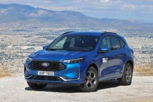 Ford Kuga PHEV 2025 (35)