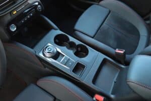 Ford Kuga PHEV 2025 (8)