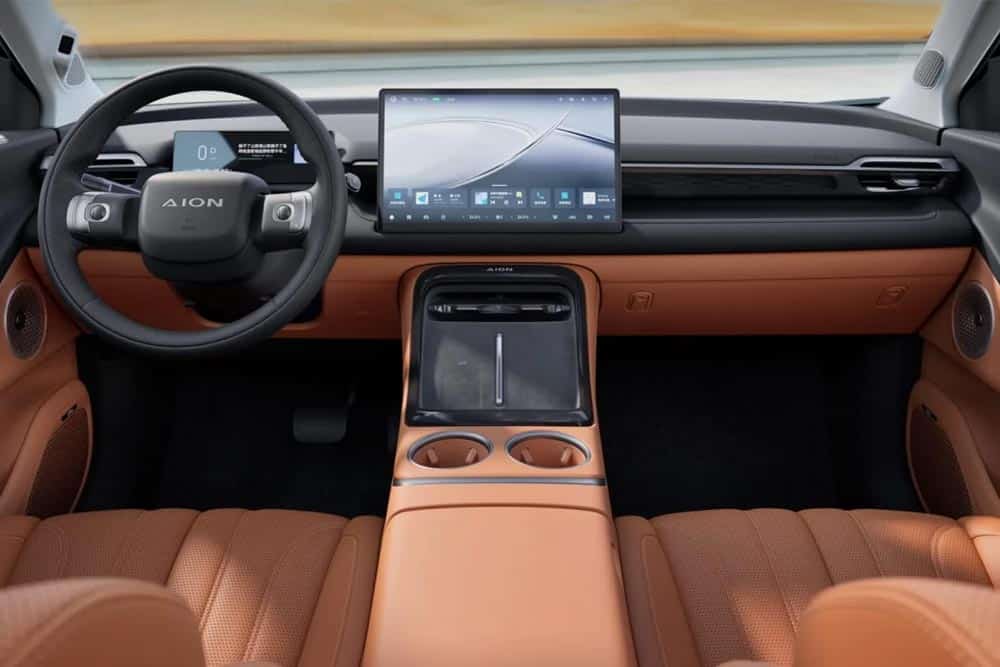https://autogreeknews.gr/wp-content/uploads/2025/10/GAC-AION-V-interior.jpg