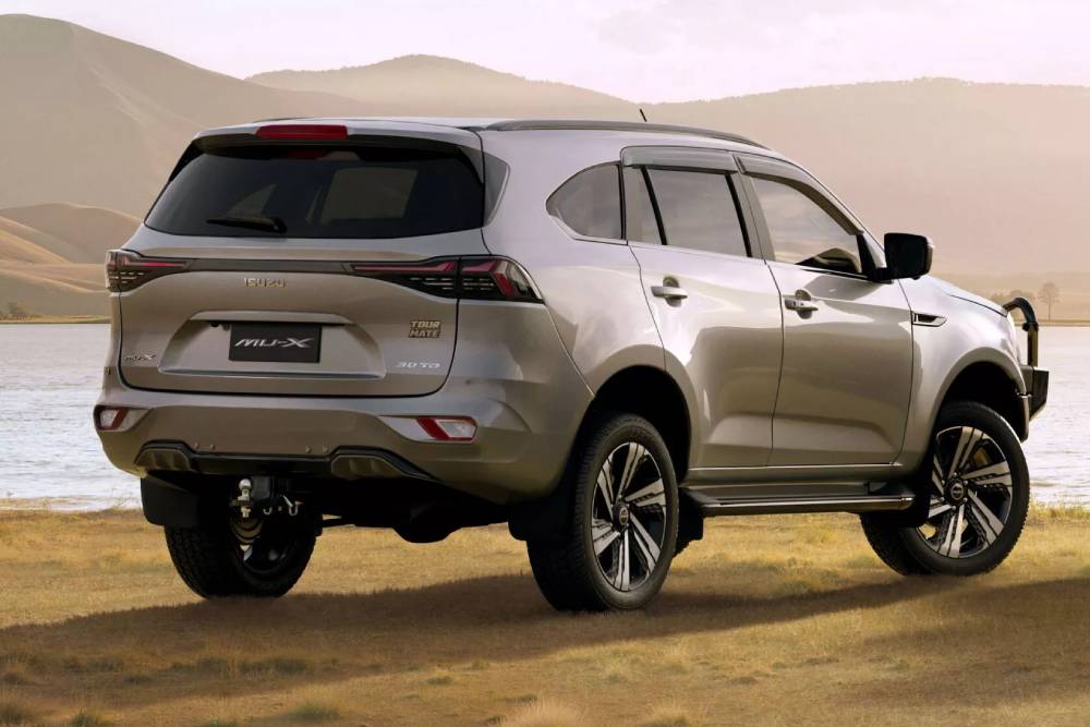https://autogreeknews.gr/wp-content/uploads/2025/10/Isuzu-MU-X-LS-T-Tour-Mate-Australia-1-copy2-2048x1-1.jpg