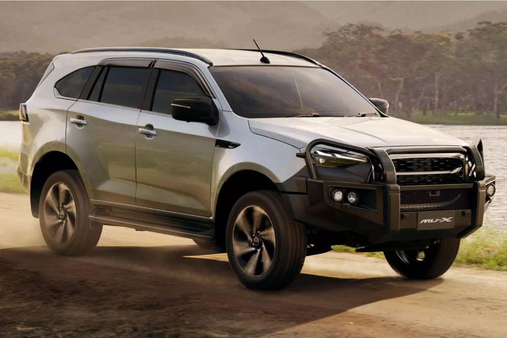 https://autogreeknews.gr/wp-content/uploads/2025/10/Isuzu-MU-X-LS-T-Tour-Mate-Australia-2-copy-2048x11-1.jpg