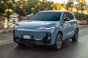 Οδηγούμε στη Γαλλία το νέο Leapmotor B10