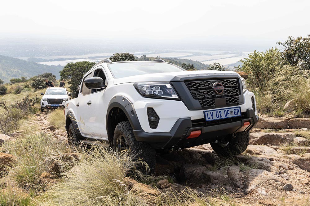 https://autogreeknews.gr/wp-content/uploads/2025/10/Nissan-Navara-south-africa-7.jpg
