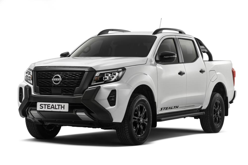 https://autogreeknews.gr/wp-content/uploads/2025/10/Nissan-Navara-stealth.jpg