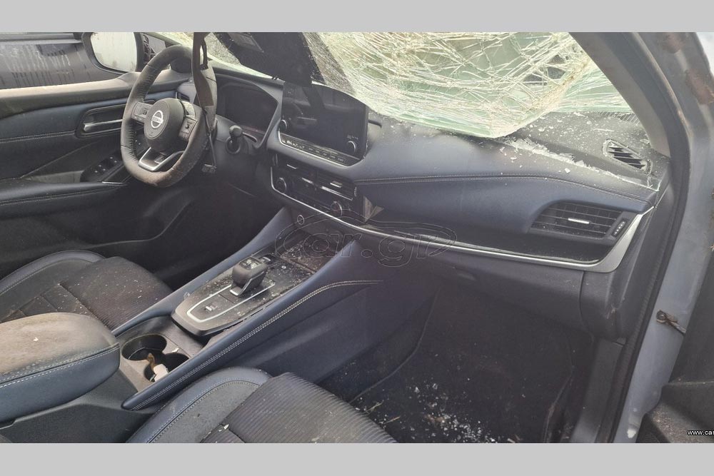 https://autogreeknews.gr/wp-content/uploads/2025/10/Nissan-Qashqai-crashed-2.jpg