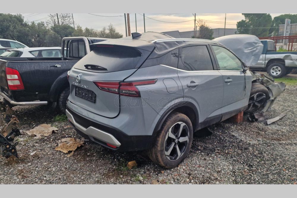 https://autogreeknews.gr/wp-content/uploads/2025/10/Nissan-Qashqai-crashed-5.jpg