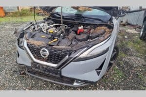 Nissan-Qashqai-crashed-(9)