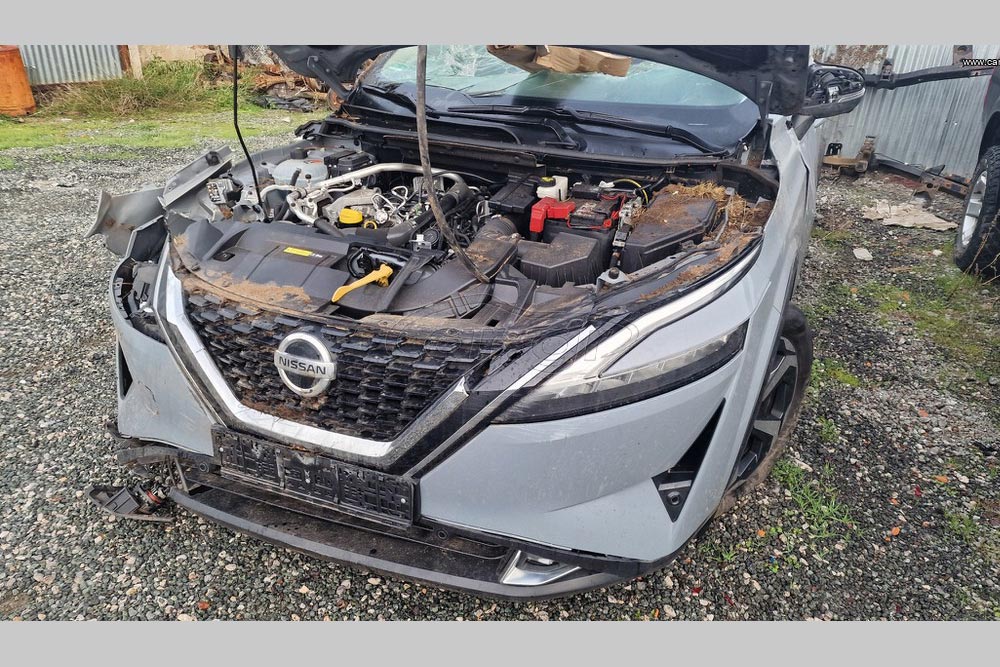 https://autogreeknews.gr/wp-content/uploads/2025/10/Nissan-Qashqai-crashed-9.jpg