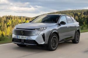 Ήρθε το νέο Peugeot E-3008 AWD 325 PS