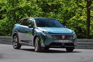 PEUGEOT-E-3008-Dual-Motor-(9)