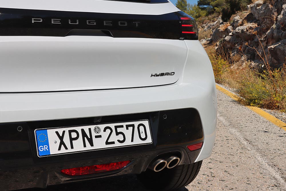 https://autogreeknews.gr/wp-content/uploads/2025/10/Peugeot-208-Hybrid-145-13.jpg