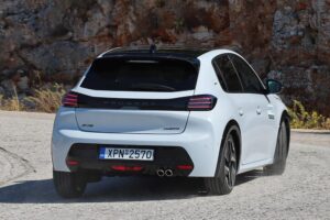 Peugeot 208 Hybrid 145 (14)