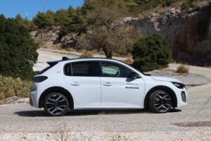 Peugeot 208 Hybrid 145 (3)