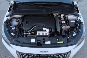 Peugeot 208 Hybrid 145 (35)