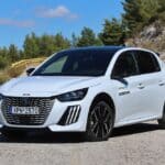 Peugeot 208 Hybrid 145 (9)