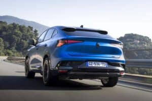 Renault-Rafale-kinisi-2