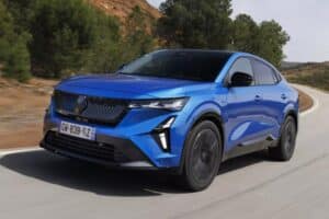 Renault-Rafale-kinisi-4