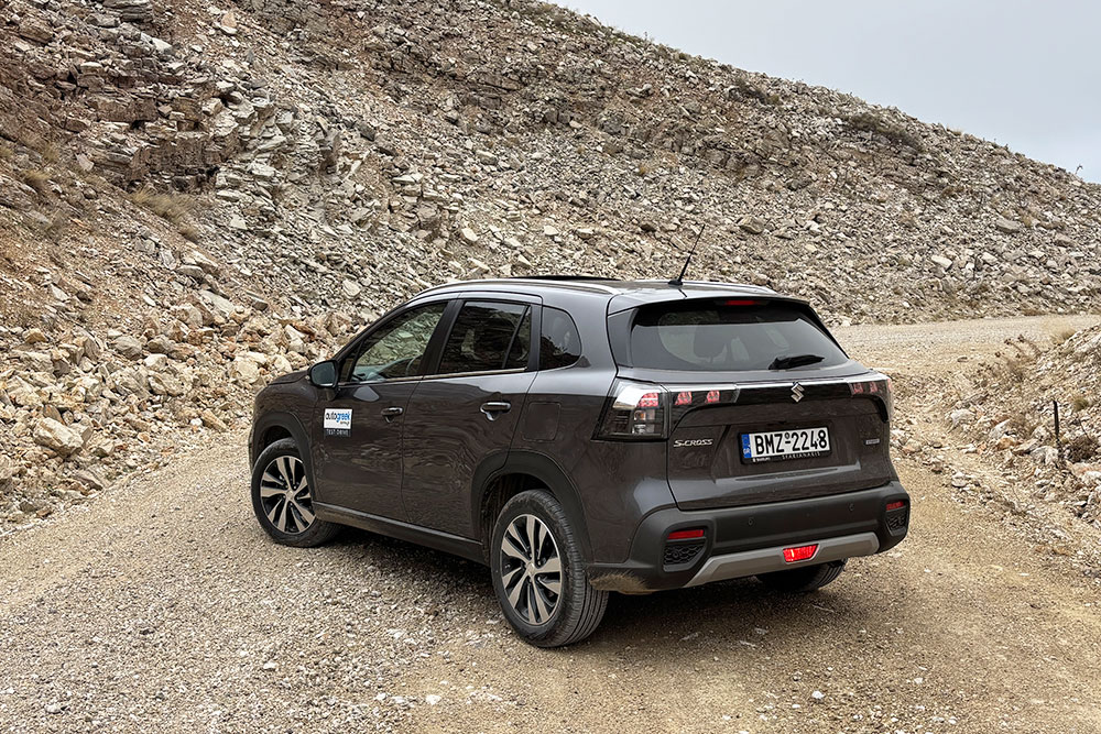 https://autogreeknews.gr/wp-content/uploads/2025/10/Suzuki-S-CROSS_5.jpg