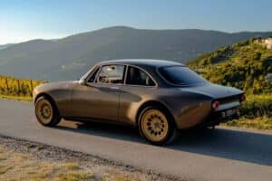 Totem-Automobili-Alfa-Romeo-GT-Super-14-2048×1280