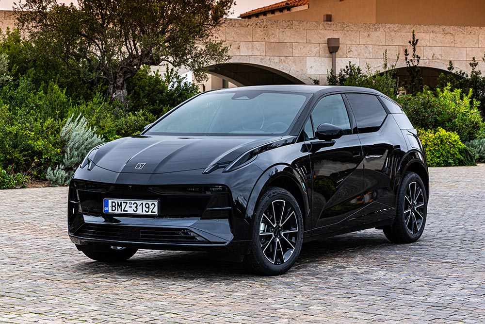 https://autogreeknews.gr/wp-content/uploads/2025/10/ZEEKR-X-11.jpg