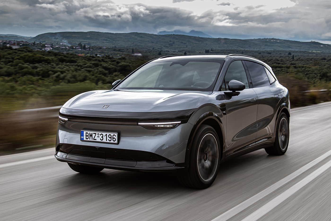 Οδηγούμε το νέο πολυτελές SUV Zeekr 7X