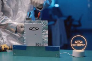 Μπαταρία solid state 1.300 χλμ. από την Chery