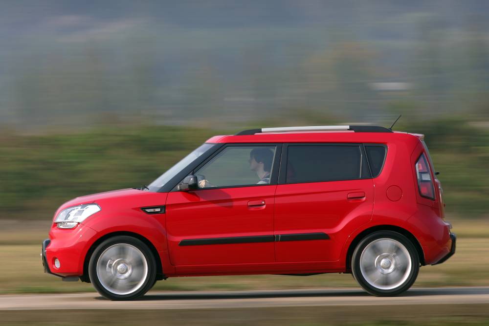 https://autogreeknews.gr/wp-content/uploads/2025/10/kia_soul_385-1.jpg