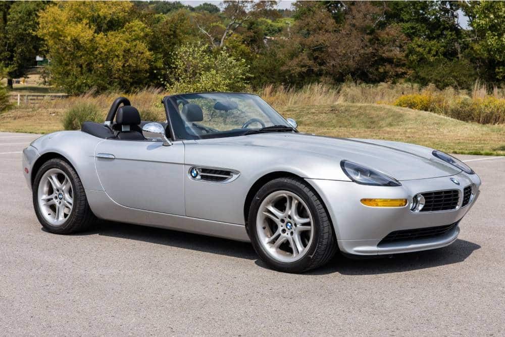 Πλυμένη-γυαλισμένη BMW Z8 για νέους James Bond