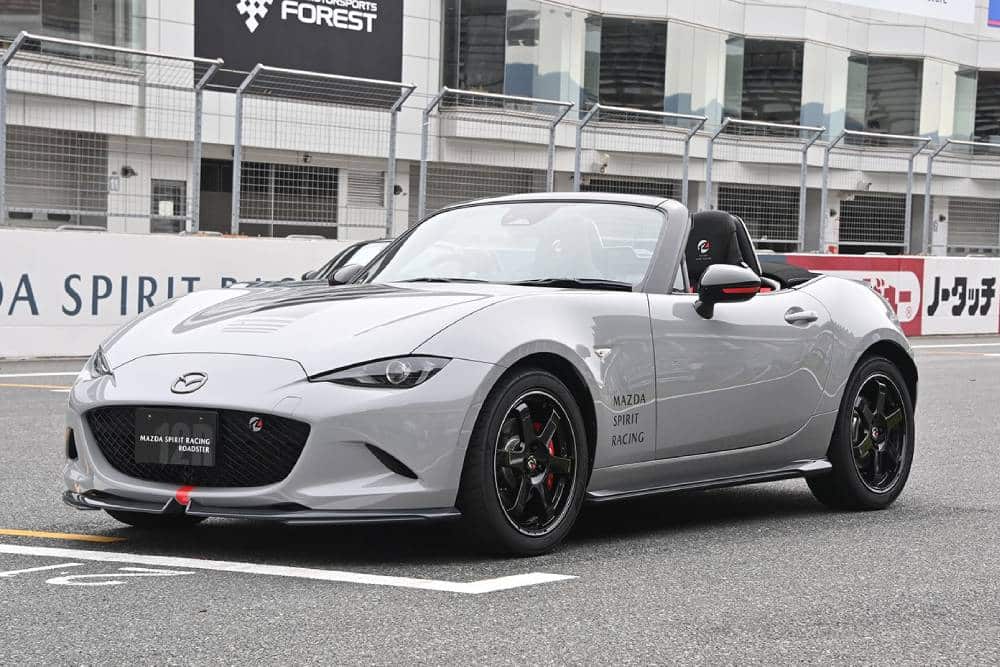 https://autogreeknews.gr/wp-content/uploads/2025/10/mazda-mx-5-spirit-racing-04.jpg