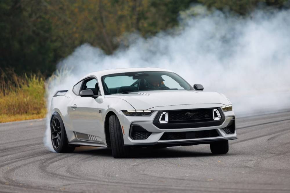 Νέα 4κύλινδρη Ford Mustang RTR είναι η χαρά της πάντας (+video)