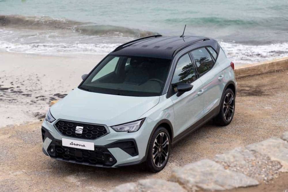 https://autogreeknews.gr/wp-content/uploads/2025/10/new-seat-arona-03.jpg