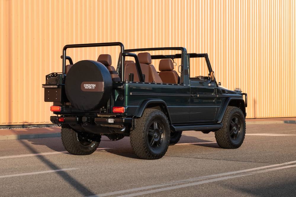 https://autogreeknews.gr/wp-content/uploads/2025/10/old-military-spec-mercedes-g-wagen-gets-a-lwb-cabr-5.jpg
