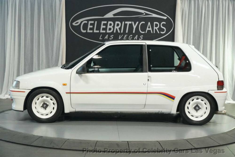 https://autogreeknews.gr/wp-content/uploads/2025/10/peugeot-106-rallye-1.3-usa3-1.jpg